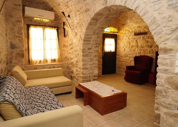 Traditional Medieval Holiday House In Kalamoti