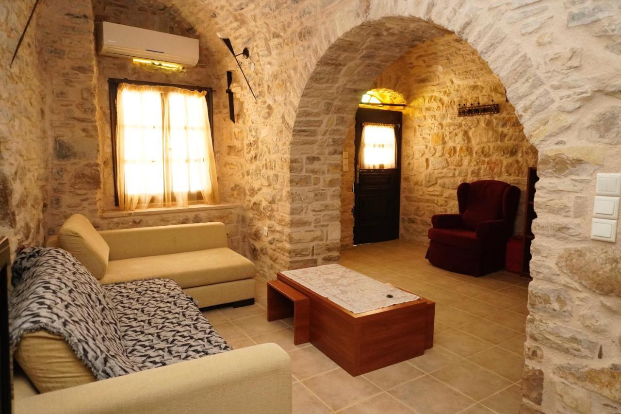 Traditional Medieval House In Holiday home Kalamoti